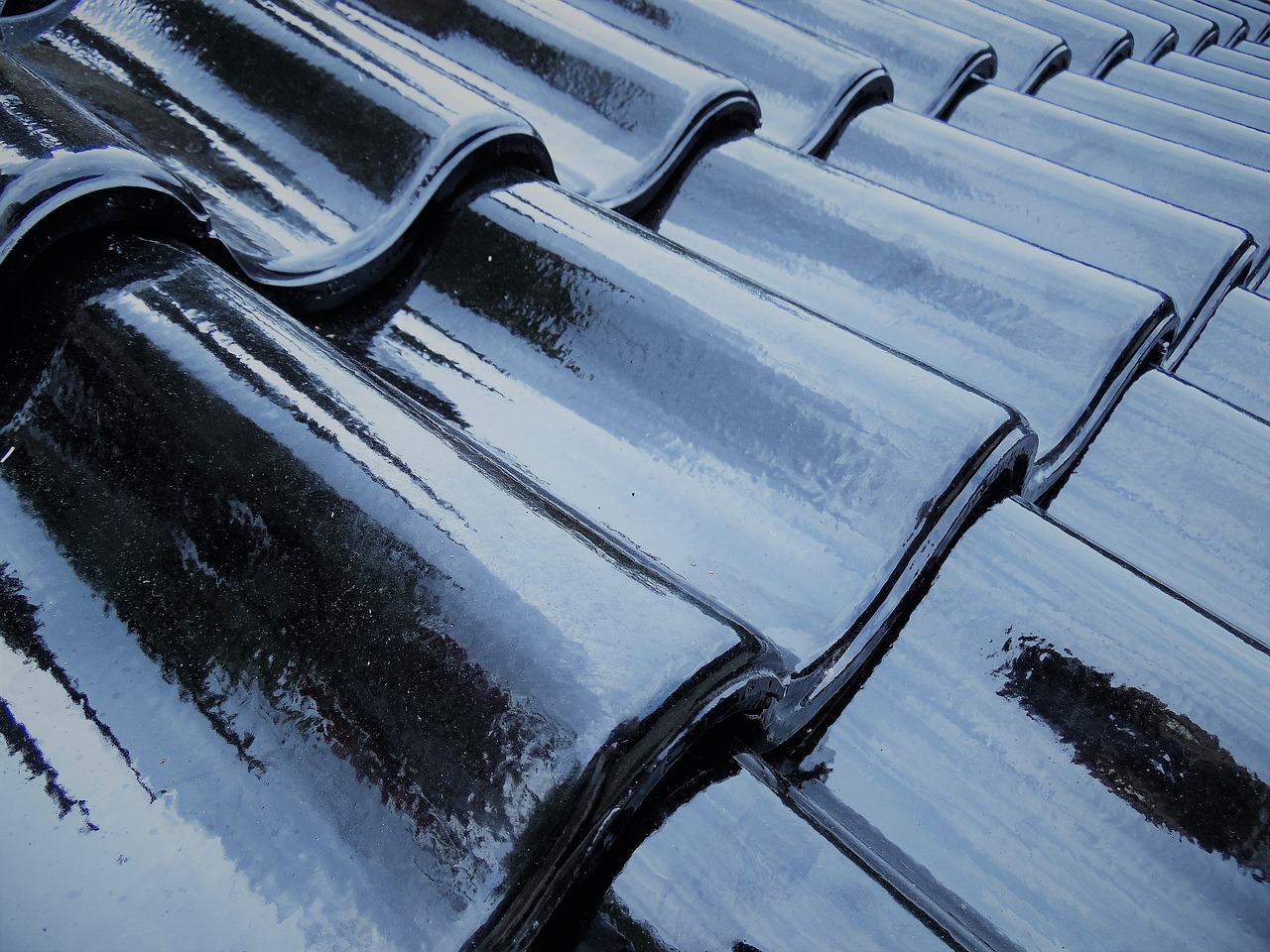 roof-tiles-g25c312950_1280